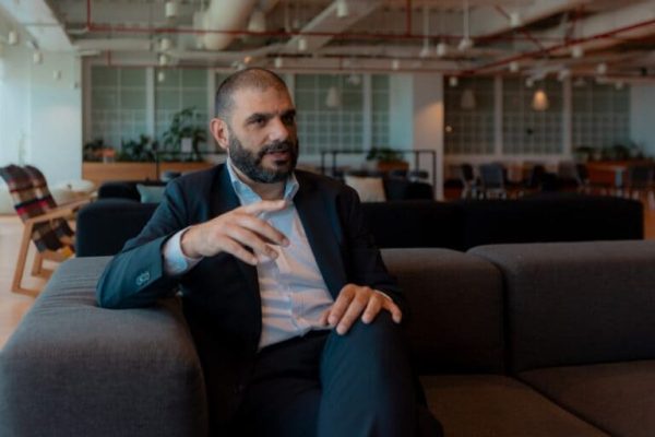 Abogado_litigio_tributario-768x512