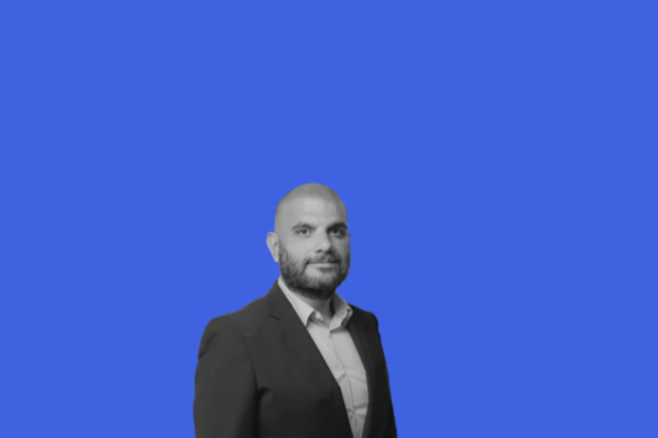 imagen-gabriel-fondo-azul